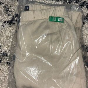 GAP Cream Women's Pants. Never worn before